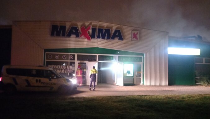 Ночью в Иманте в здании магазина возник пожар повышенной опасности (ФОТО)