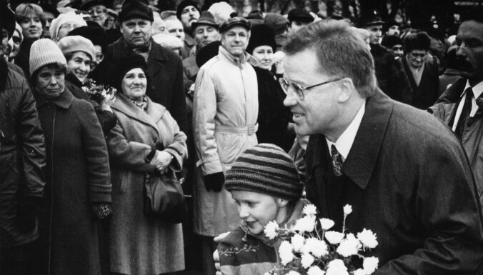 ФОТО: Экс-президенту Латвии Гунтису Улманису исполнилось 80 лет