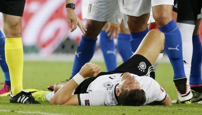 Mario Gomesam EURO 2016 ir noslēdzies; pusfinālu izlaidīs Hedira
