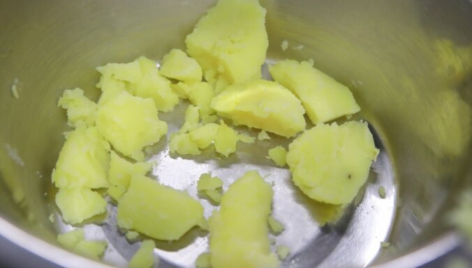 Foto recepte: Garšaugu kartupeļi ar trifeļu eļļu