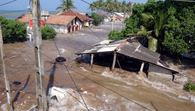 Indonēzijas zemestrīcē un cunami vismaz 384 bojāgājušie