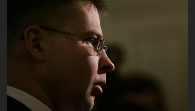 Dombrovskis atzīst savu kļūdu budžeta grozījumu novilcināšanā