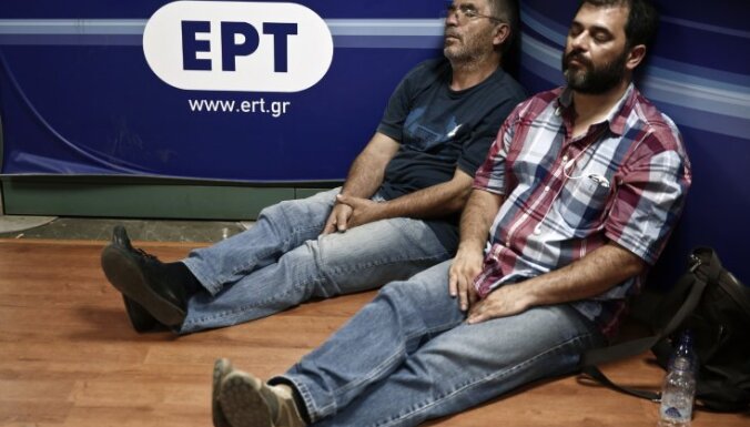 'Delfi' no Atēnām: Grieķu žurnālisti iestājas pret populistu valdību; sabiedrisko mediju apsūdz propagandā
