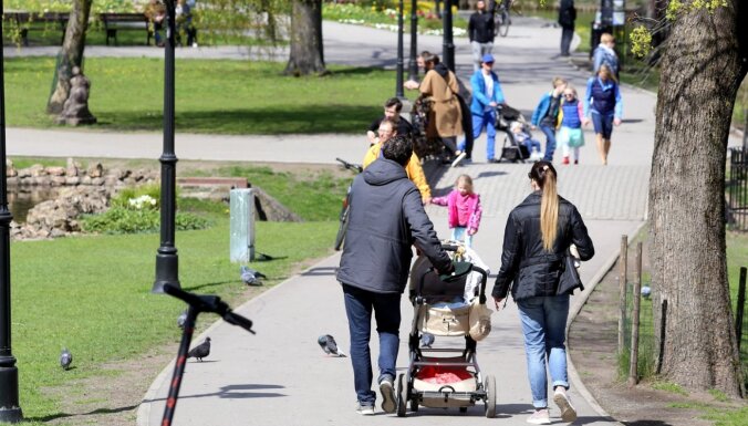Covid-19 saslimstība Latvijā turpina pieaugt visās vecuma grupās, pauž SPKC