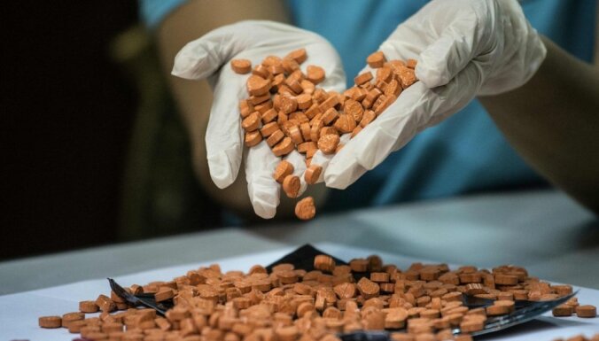 Jēkabpilī policija pie diviem jauniešiem atrod 14 MDMA tabletes