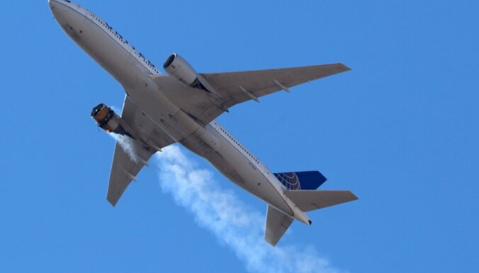 В США проверят Boeing 777 после инцидента с двигателем в Денвере