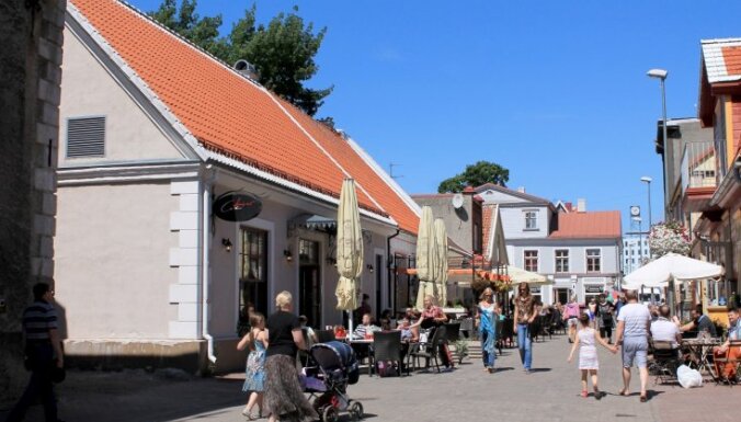 Brīvdienu maršruts: Igaunijas vasaras galvaspilsēta Pērnava