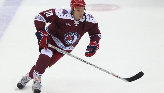 Vankūveras 'Canucks' iemūžinās Burē spēlētāja numuru