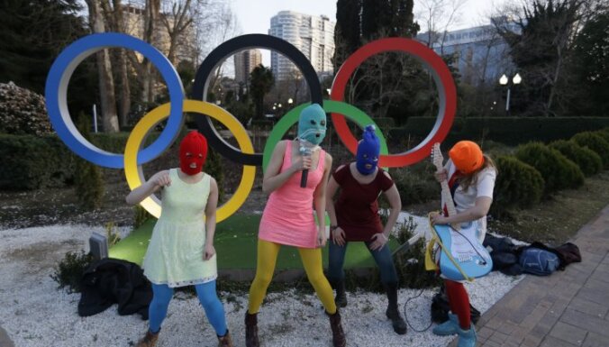 'Pussy Riot' publisko pirmo mūzikas video kopš atbrīvošanas no cietuma