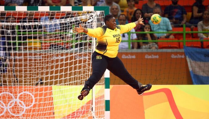 Goalkeeper Teresa Almeida (ANG) of Angola saves