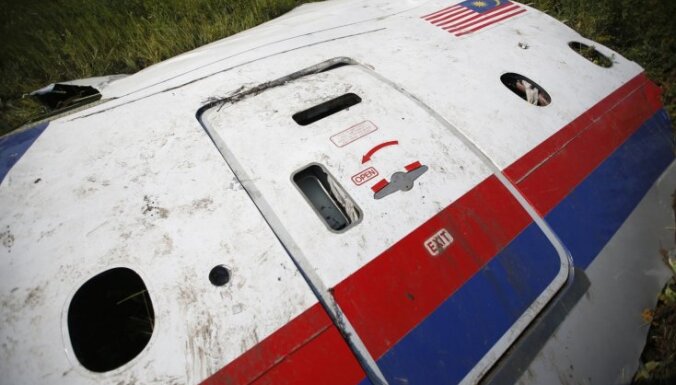 Eksperti noskaidrojuši sistēmas 'Buk' vadītāju personības, kuri, iespējams, notriekuši MH17