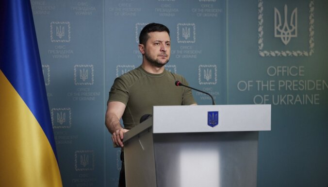Zelenskis: uzlidojums dzemdību namam Mariupolē ir pierādījums Krievijas genocīdam pret ukraiņiem