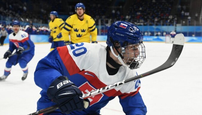 Хоккей: дубль 17-летнего Слафковски в ворота шведов помог Словакии взять бронзу