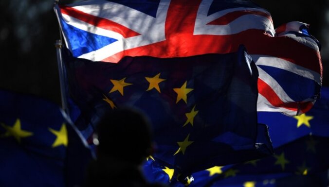 EK: Ja 'Brexit' nenotiks līdz 2.jūlijam, britiem būtu jāpiedalās EP vēlēšanās