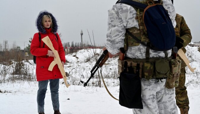 Spriedze Ukrainā: Kuleba aicina neticēt apokaliptiskām prognozēm