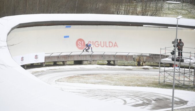 Pasaules kausa posms Siguldā: siltie laika apstākļi kamaniņu braucēju treniņus neietekmēs