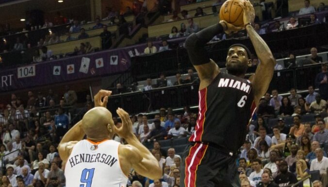 Maiami 'Heat' pirmā pārvar NBA izslēgšanas spēļu pirmo kārtu