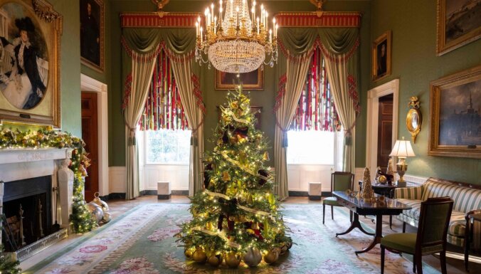 ФОТО. Рождество у президента: Джилл Байден показала, как украсила Белый дом к празднику