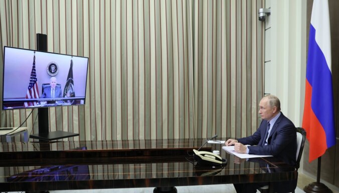 Байден и Путин начали переговоры по телефону