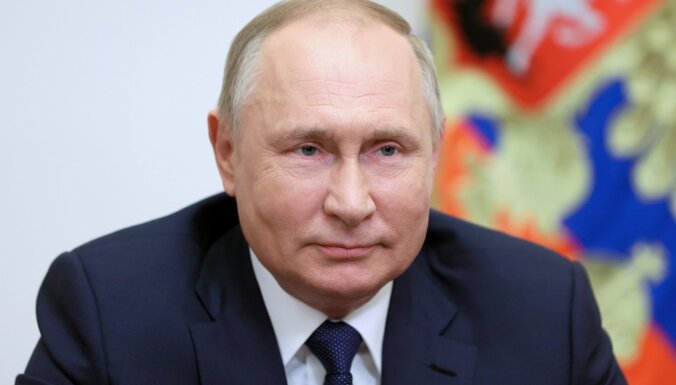 Путин привился экспериментальной вакциной от коронавируса