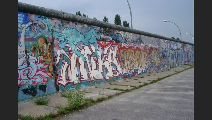 Разрушившему Берлинскую стену пикнику — 20 лет