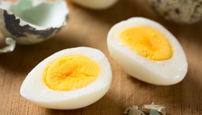 Kā pareizi izvārīt un nolobīt paipalu olas: pārbaudīti triki