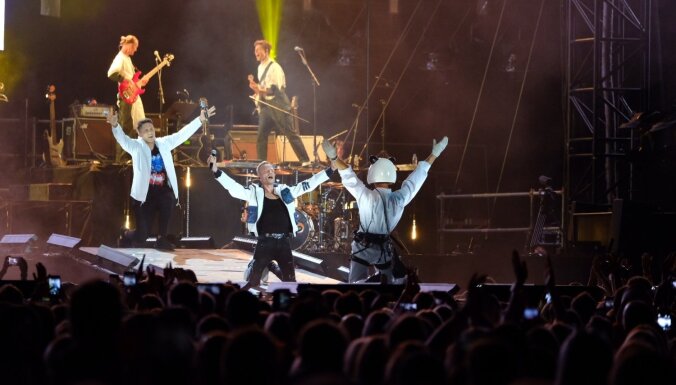 Foto: 'Instrumenti' noslēdz augustu ar grandiozu koncertu Daugavas stadionā