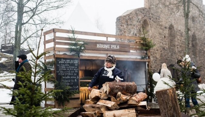 Foto: Siguldā, gatavojot smalkus ēdienus uz ugunskura, atklāts gastronomijas tūrisma gads