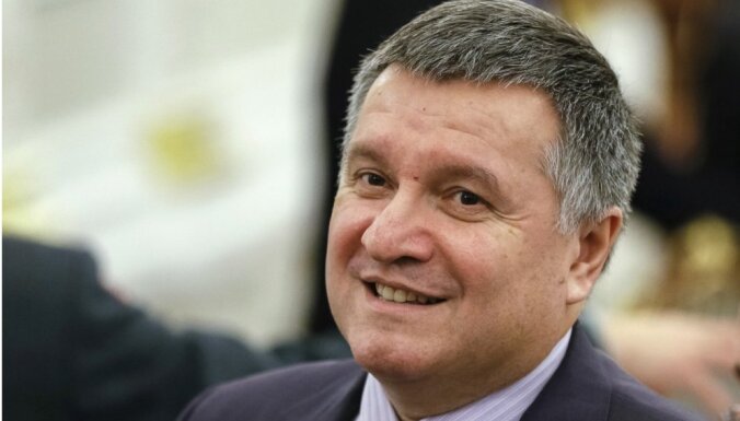 Ukrainas pretkorupcijas birojs veic kratīšanu iekšlietu ministra dēla mājās