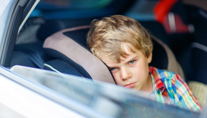 Bērnam slikta dūša automašīnā: rīcības plāns vecākiem