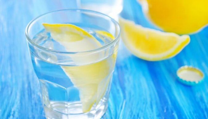 20 причин начинать свой день со стакана воды с лимоном