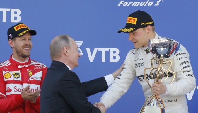 В Сочи финн Боттас одержал первую победу в карьере "Формулы-1"