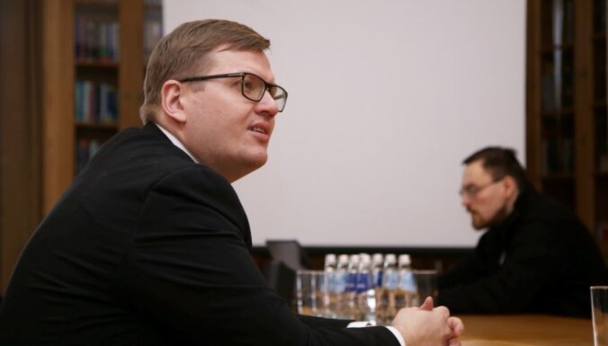 Ушаков обвинил Пуце в конфликте интересов