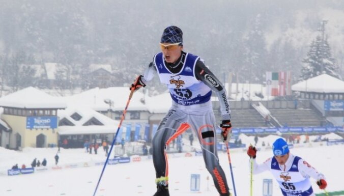Латвийский лыжник впервые принял участие в "Тур де Ски"