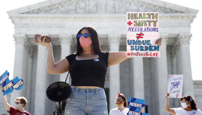 В США проходят женские марши в защиту права на аборт