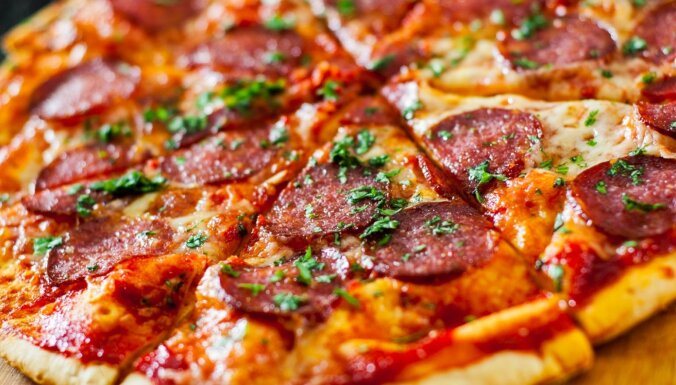 Šodien vakariņās picas! 40 idejas, kā garšīgi nosvinēt picas dienu