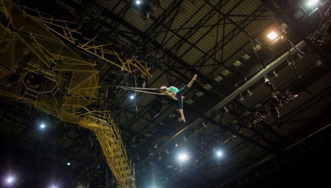 Танцующая в воздухе. Гимнастка Cirque du Soleil о риске, любви и жертвах цирковой жизни
