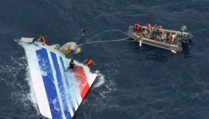 Доклад: Airbus упал в Атлантику из-за неадекватной реакции пилотов