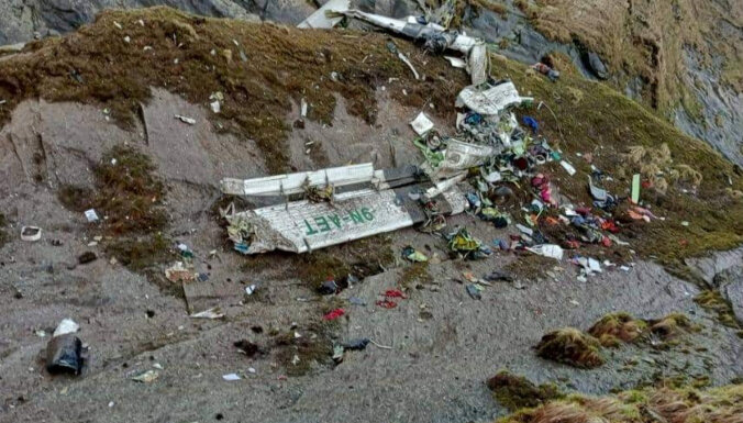 В Непале разбился пассажирский самолет. Обнаружены 14 погибших