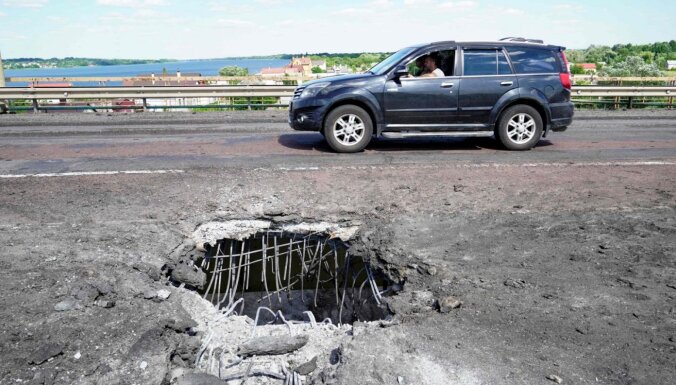 Ukrainas spēki devuši triecienus pa Antonovskas un Kahovkas tiltiem