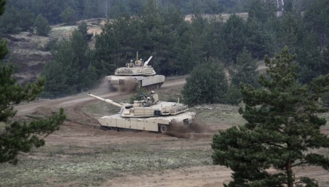 США вывозят из Латвии танки Abrams, их заменят бронетранспортерами