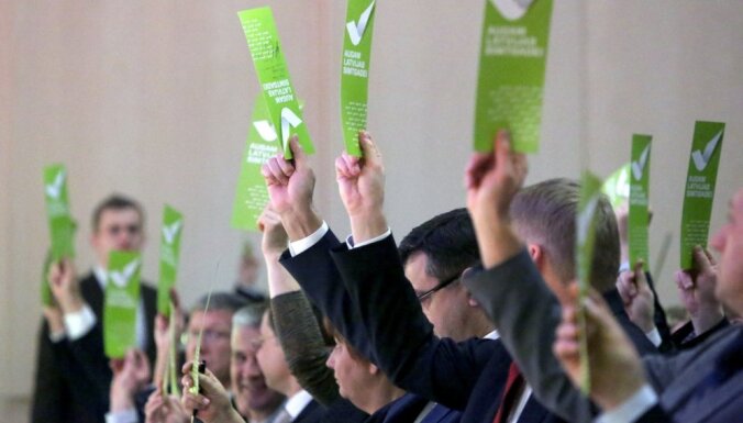 Starp kandidātiem uz 'Vienotības' valdes locekļu amatiem arī Straujuma, Piebalgs, Štokenbergs un Spolītis