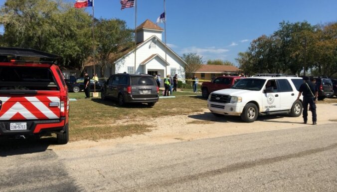 Kārtējā apšaude ASV: Teksasā baznīcā nogalināti 27 cilvēki