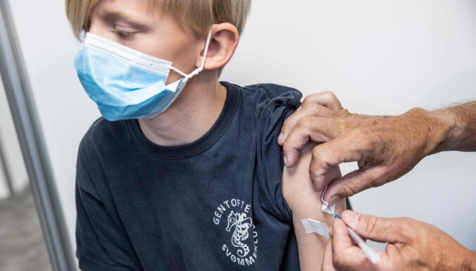 Zviedrija atsakās no visu bērnu vakcinēšanas