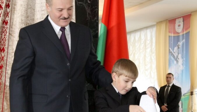 Беларусь: Лукашенко победил, оппозиция протестует
