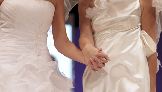 Омбудсмен: Латвия имеет право не признавать однополые браки