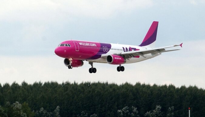 'Wizz Air' atsāk lidojumus no lidostas 'Rīga'