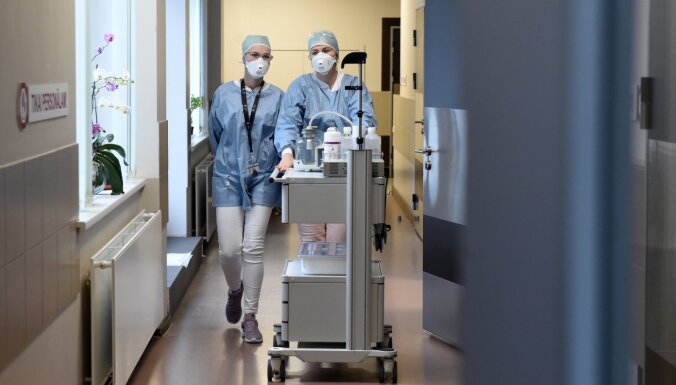 Noraida opozīcijas priekšlikumu mediķu algām novirzīt vairāk nekā 40 miljonus eiro
