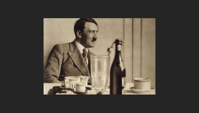 Atklājušies jauni fakti par Hitlera alus dzeršanu