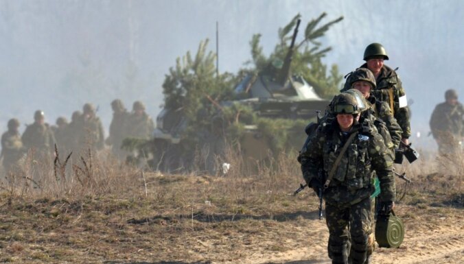 Krievija pārbauda, vai var bez lielas pretestības ieņemt Ukrainu, pārliecināts Bžežinskis